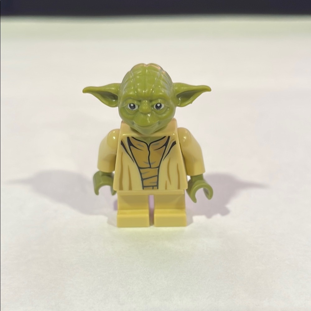 Lego Star Wars Yoda Olive Green, Open Robe with Small Creases SW1288 BRAND NEW